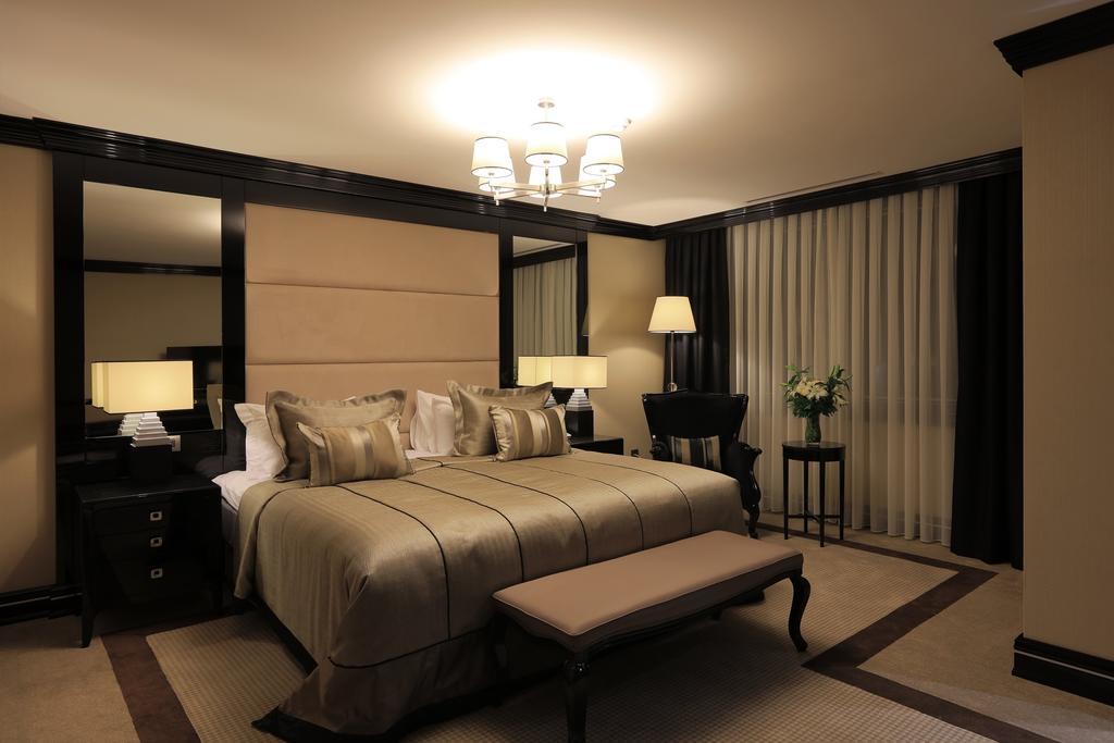 Otel Latanya